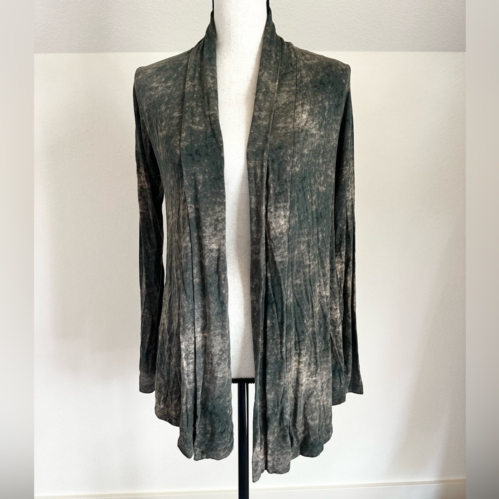 LOGO Layers by Lori Goldstein Cardigan Womens Size XS Green Cream